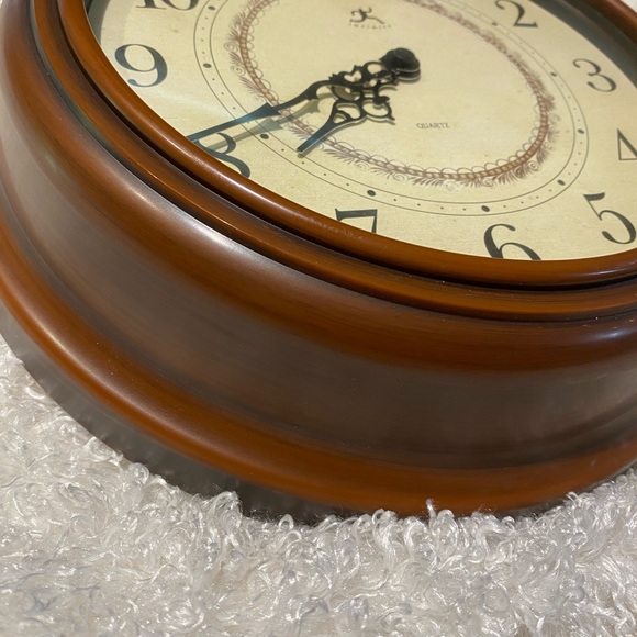 ⏰Cute Clock 🕰 - Picture 4 of 4